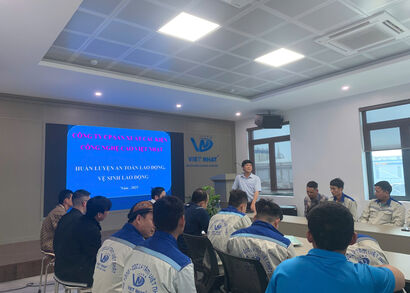 Huấn Luyện An Toàn Lao Động Cho CBCNV Công ty CP sản xuất cấu kiện công nghệ cao Việt Nhật